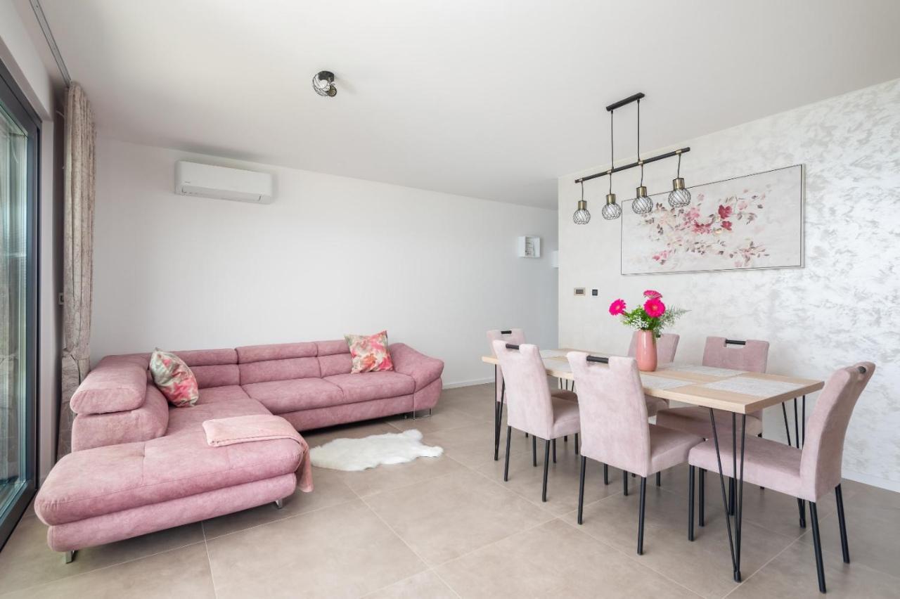 Luxury Apartment Sea Пакоштане Экстерьер фото